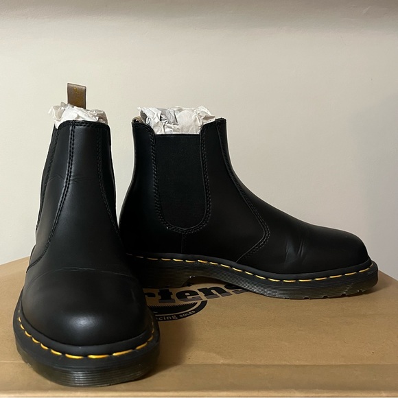 Vegan Dr.Martens Chelsea Boots UK 5 / US Men’s 6 / US Women’s 7 / EU 38 - Picture 1 of 12